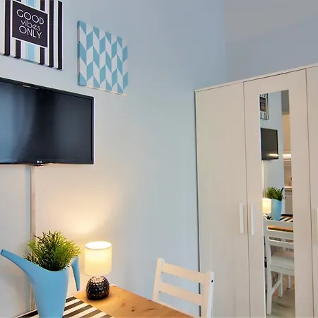 In - Janosika * Estetino