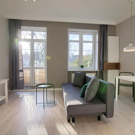 In - Janosika Estetino