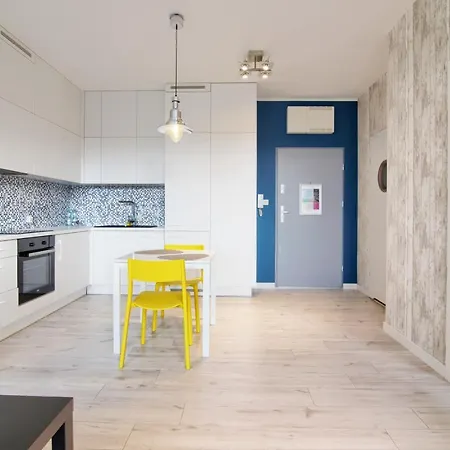 In - Janosika * Estetino